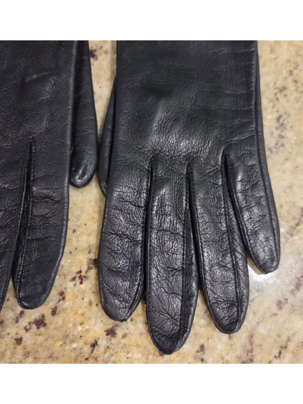 Vintage Womens Size 7 S/M Black Soft Leather Antron Lined Short Gloves